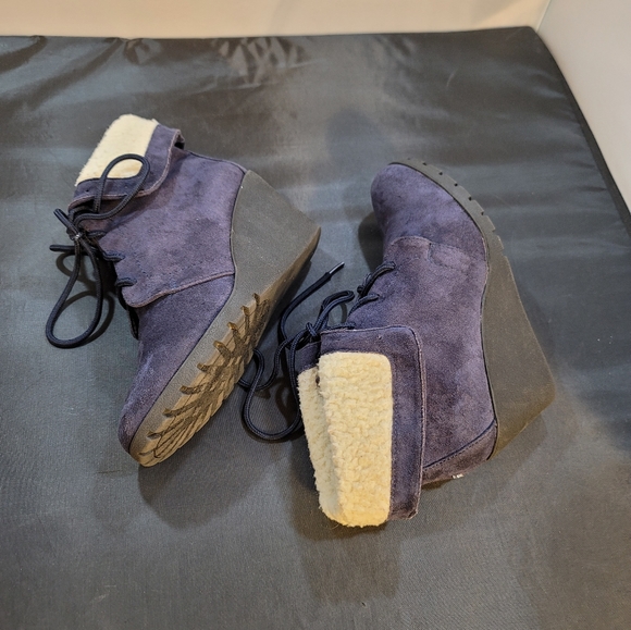 NAUTICA SUEDE WEDGE FAUX FUR INSOLE WOMENS LACE UP BOOTIE - Picture 7 of 15